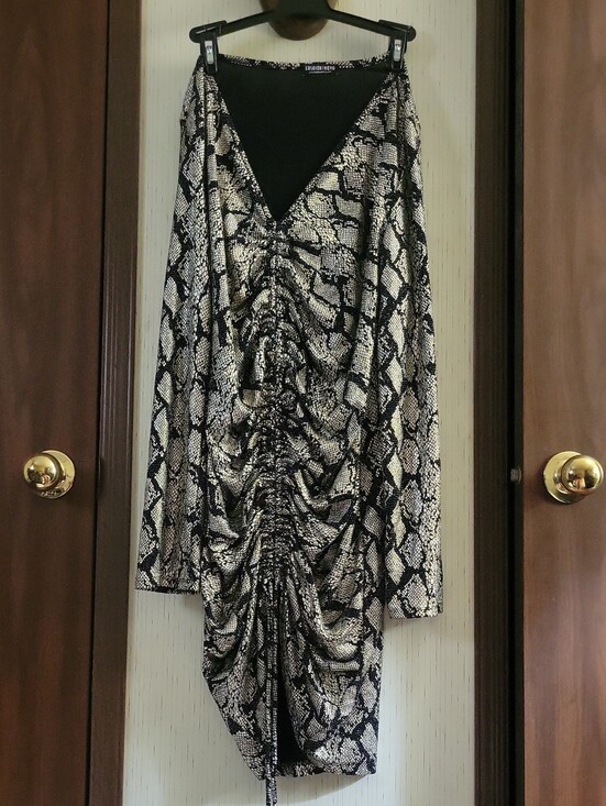 Fashion Nova Dresses & Skirts - Fashion Nova Black and Silver Snakeskin Ruched Long Sleeve Dress